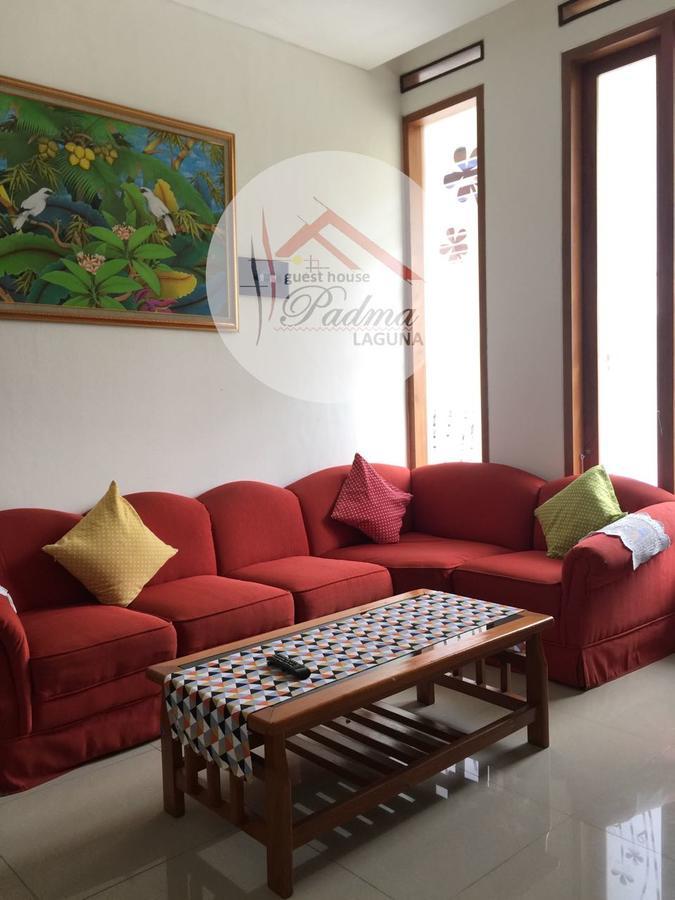 Padma Laguna Guesthouse Baturetno Buitenkant foto